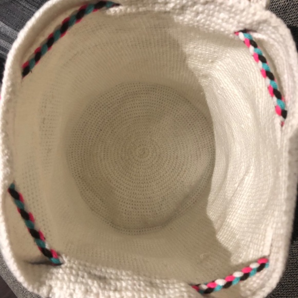 Authentic Wayuu bag/ Mochila Wayuu/ cream color/ multicolored strap/ Size M - Picture 11 of 11